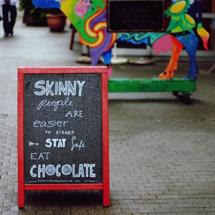 text-signboard-street_1635349-679